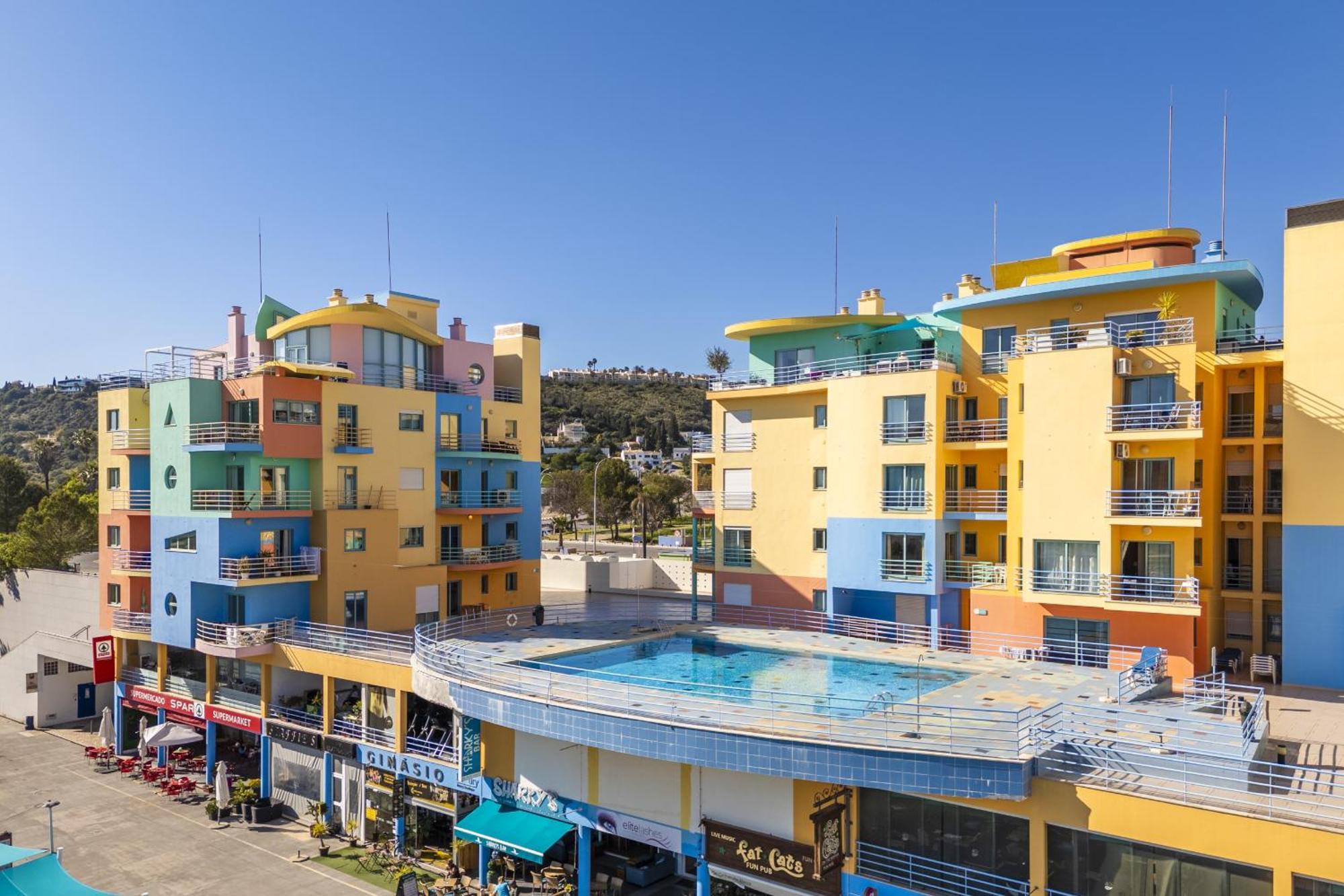 Marina Breeze Apartment With Pool - 900M From The Beach Albufeira Eksteriør billede