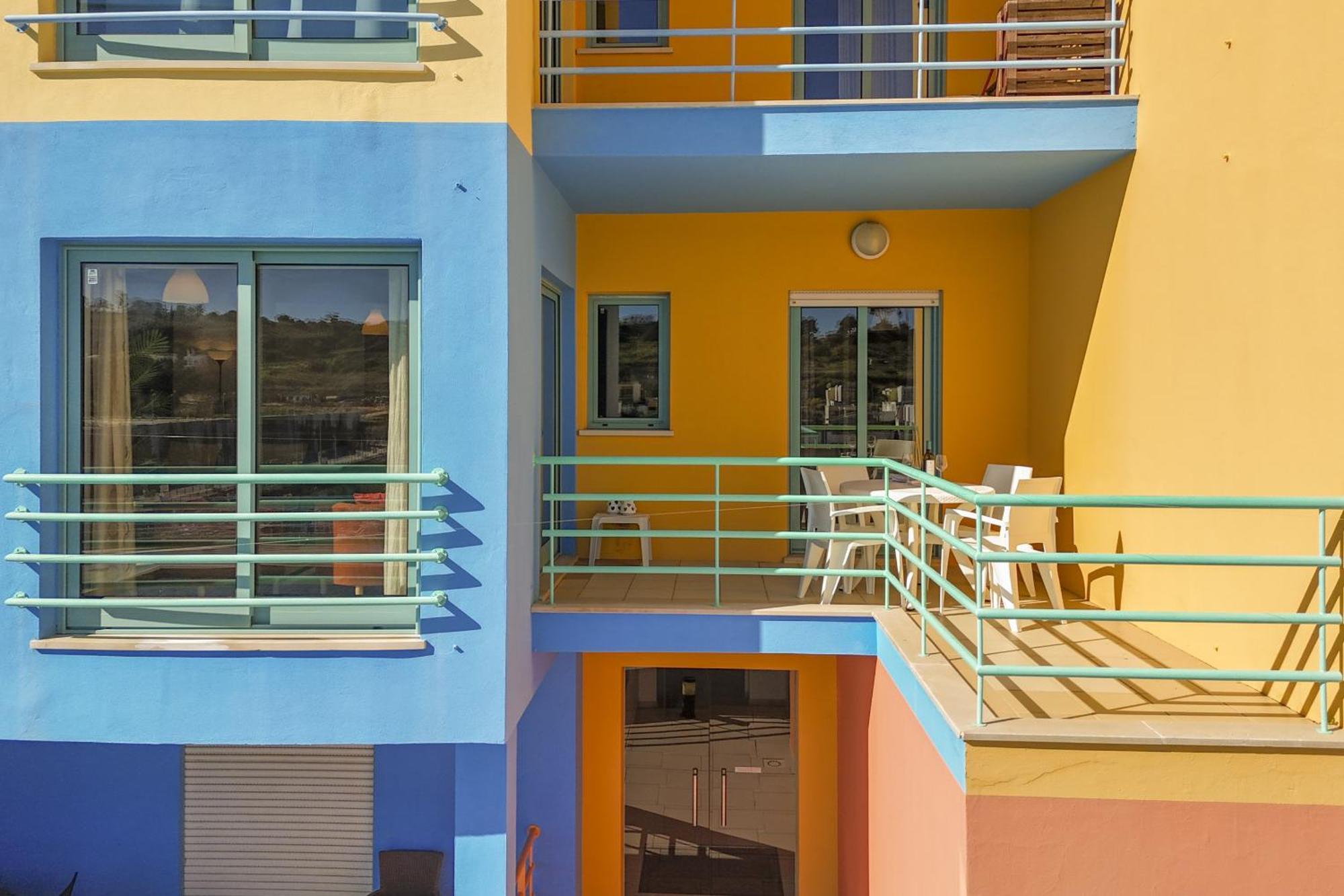 Marina Breeze Apartment With Pool - 900M From The Beach Albufeira Eksteriør billede