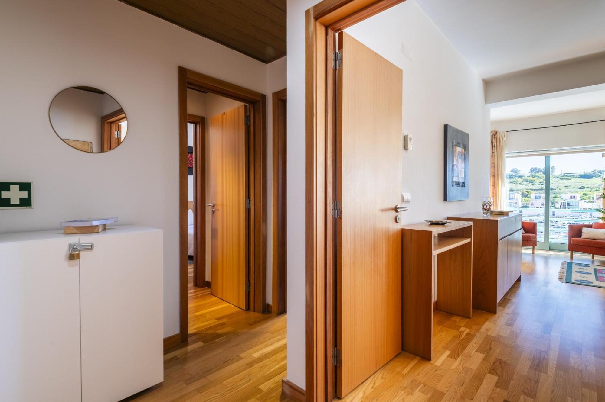 Marina Breeze Apartment With Pool - 900M From The Beach Albufeira Eksteriør billede