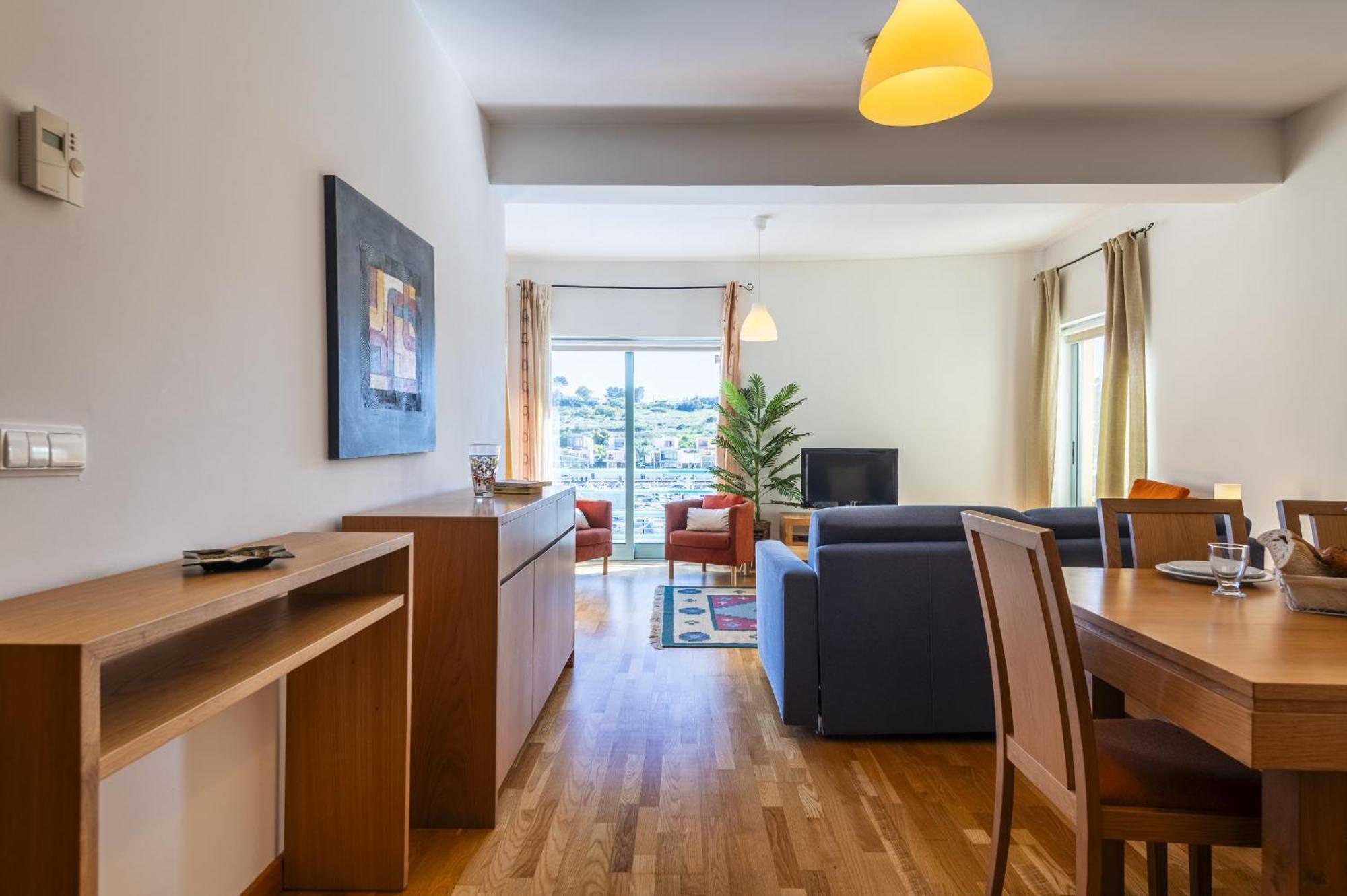 Marina Breeze Apartment With Pool - 900M From The Beach Albufeira Eksteriør billede